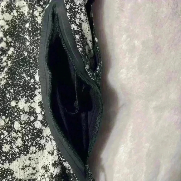 Nike Kids Black/White Splatter Athletic Bike Shorts Deep Zip Pocket Summer Fun - Picture 5 of 10